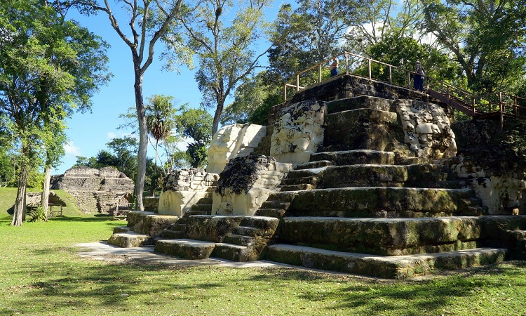 Uaxactún, romváros Tikal árnyékában