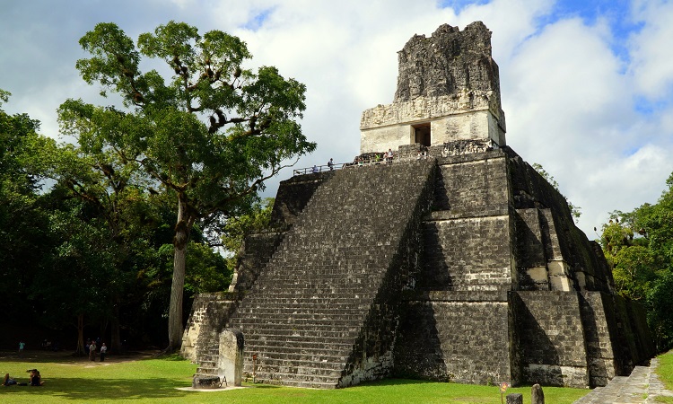 Tikal, a hangok városa