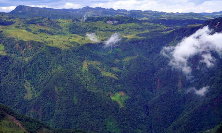 Hoya Panamá és az El Peñón környéki barlangok