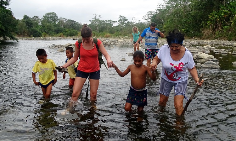 Ismerkedés az embera indiánokkal